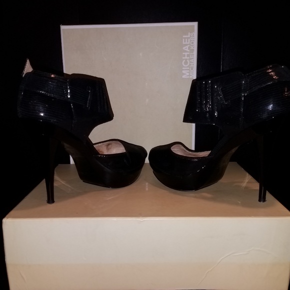 🔥 Michael Kors Sandals 🔥 - Picture 3 of 4